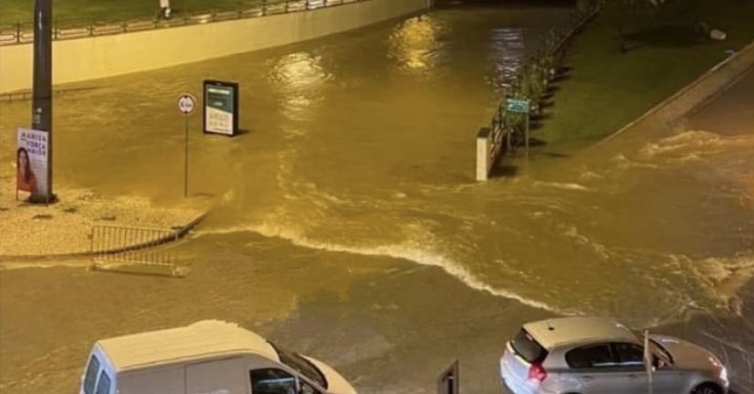 Chuva forte causou inundações e deixou carros a boiar em Olhão NiT