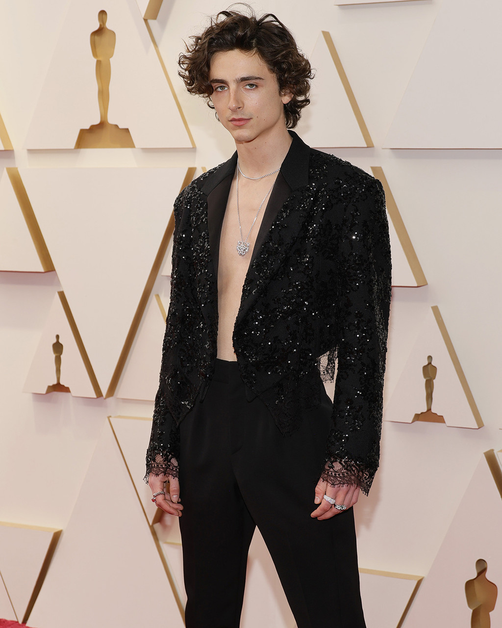 Timoth E Chalamet O Primeiro Homem A Protagonizar Sozinho Capa Da