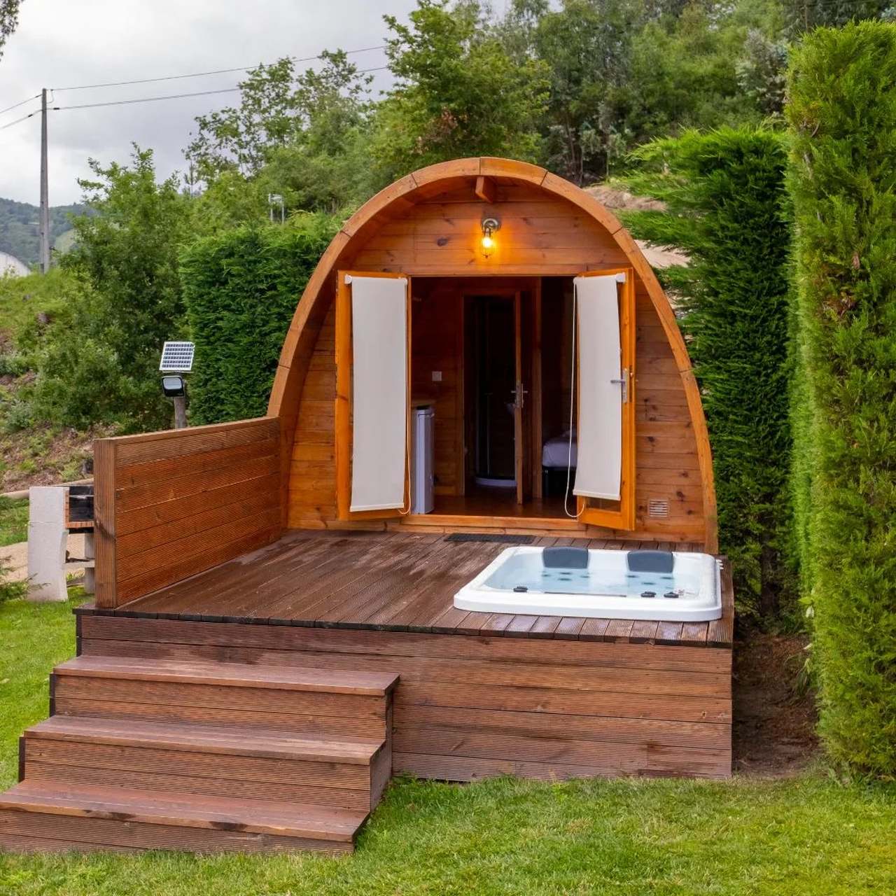 Este bungalow jacuzzi privado no Gerês é o refúgio romântico