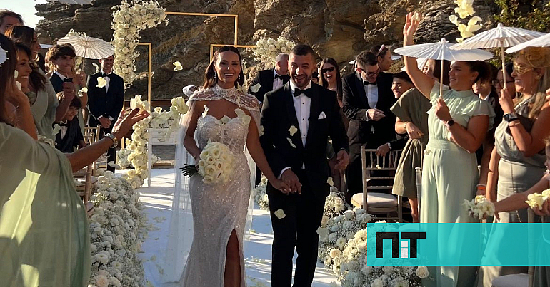 Vanessa Rebelo usou vestido ultra brilhante no casamento com Simão Sabrosa – NiT
 #ÚltimasNotícias #Portugal