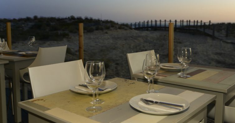 Algarve: Pedro Teixeira abre restaurante na praia do Ancão 