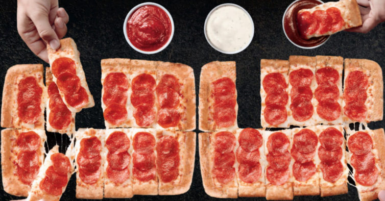 a nova pizza da pizza hut tem mais de meio metro e é para partilhar
