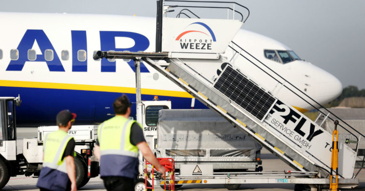 Resultado de imagem para Greve da Ryanair cancela dez voos em Lisboa e no Porto