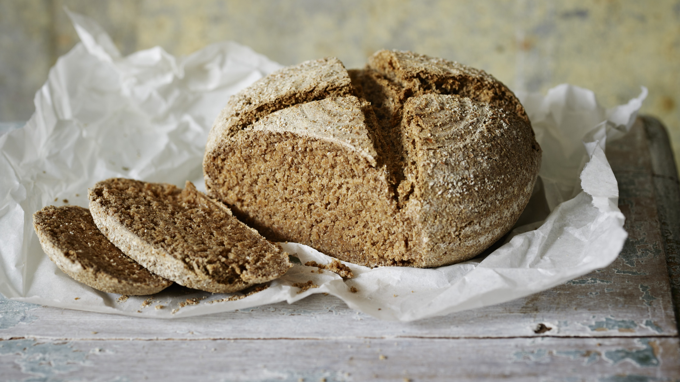 Preciso mesmo cortar o pão? Em qual refeição pão engorda menos?, nutrição