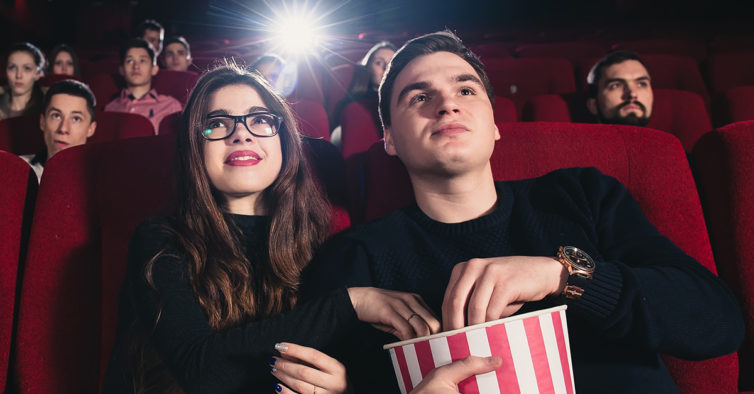 Cinemas UCI vão vender pipocas e snacks que sobraram a preços mais baixos