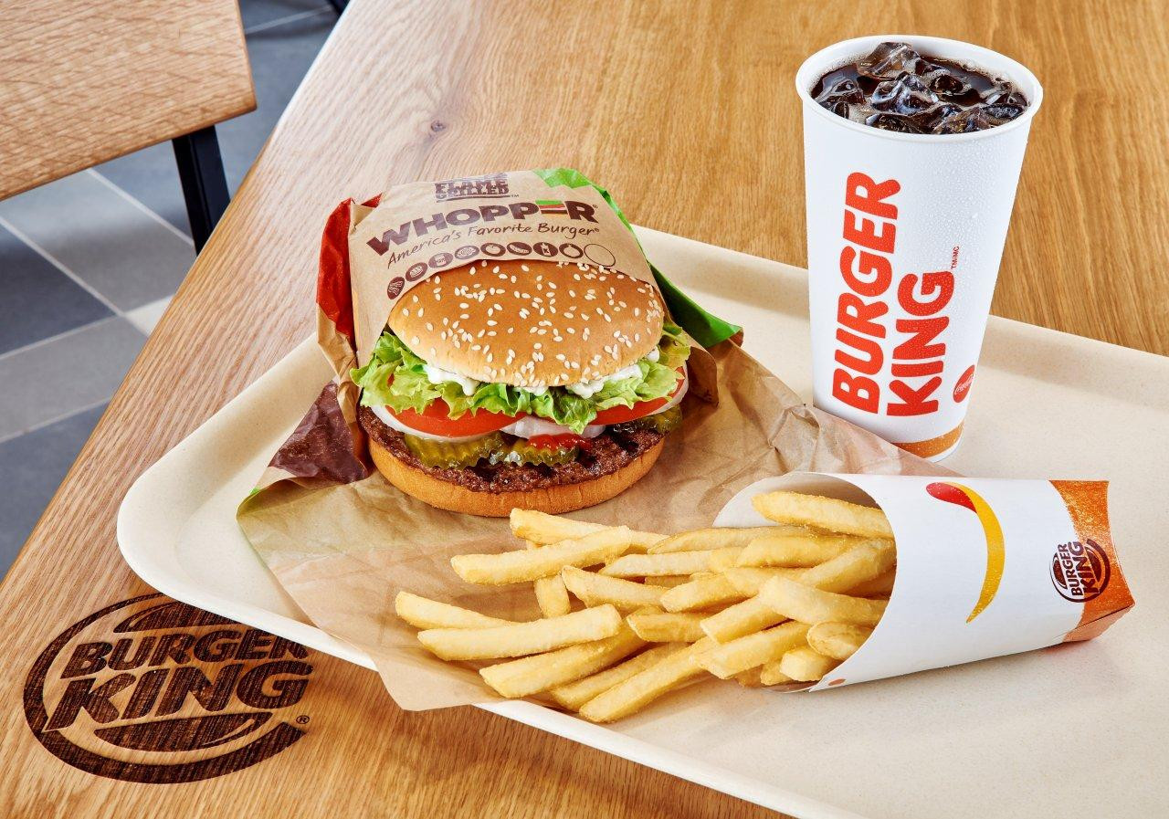 Hambúrguer de graça no @burgerkingbr 🍔 🔥 Nesse dia 28/10 das 11h às