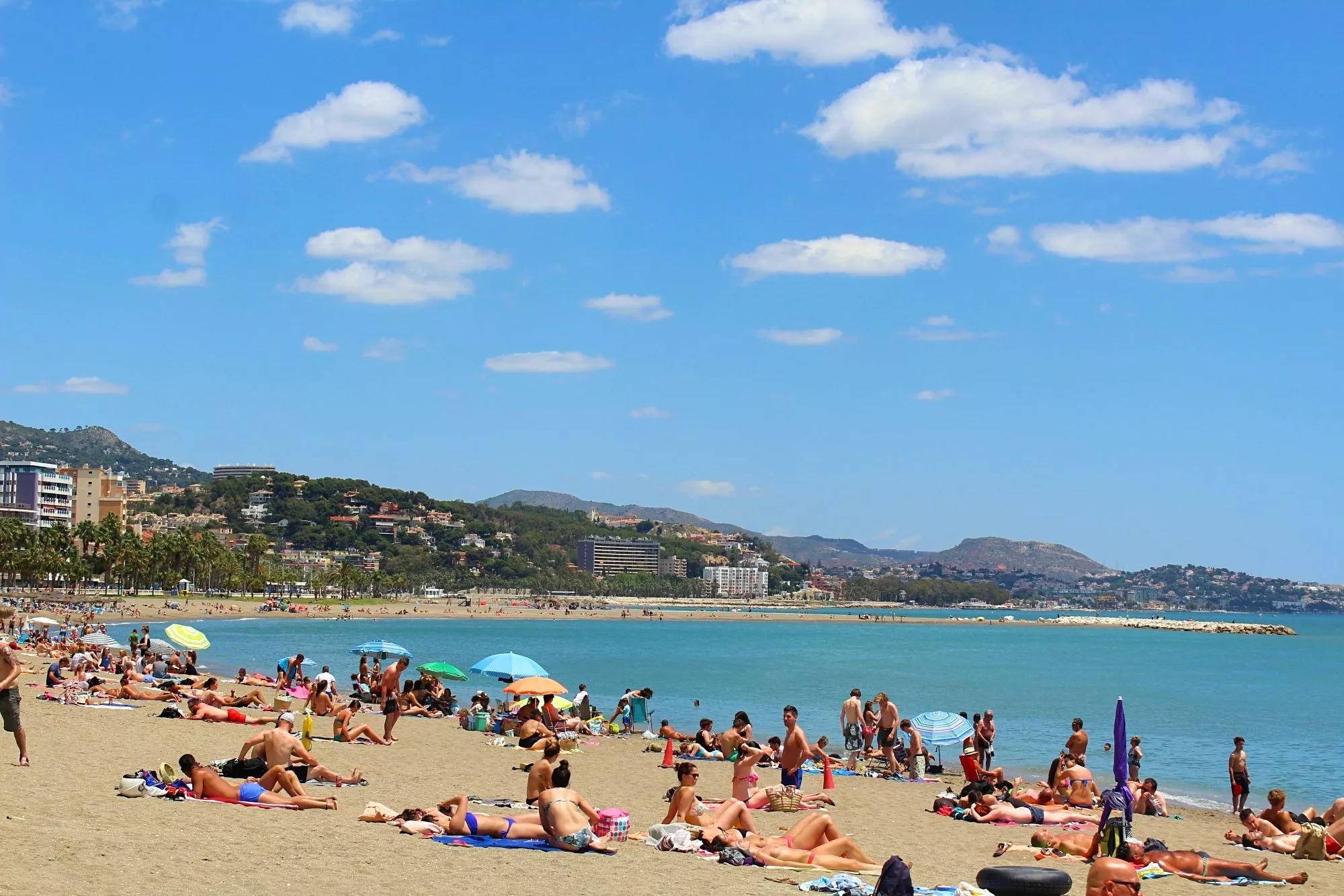 Espanha vai começar a multar banhistas que urinem no mar e nas praias já em julho
