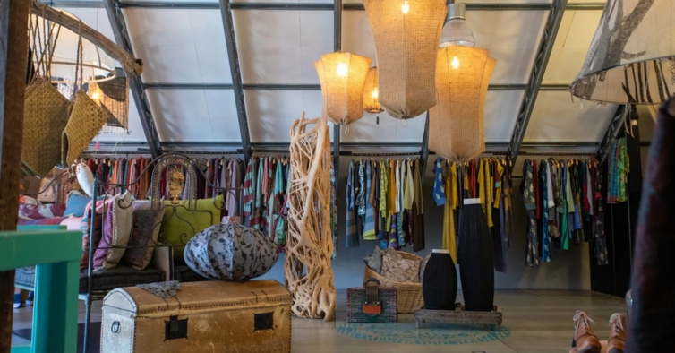 Sugestão NiT: a exótica boutique na Comporta onde encontra roupas com  espírito indiano – NiT