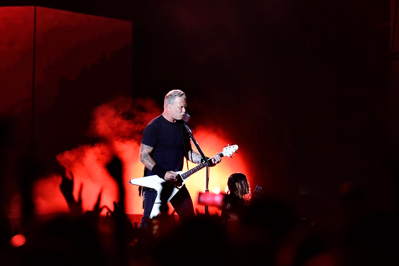 Stranger Things: Metallica faz homenagem à Eddie Munson em show