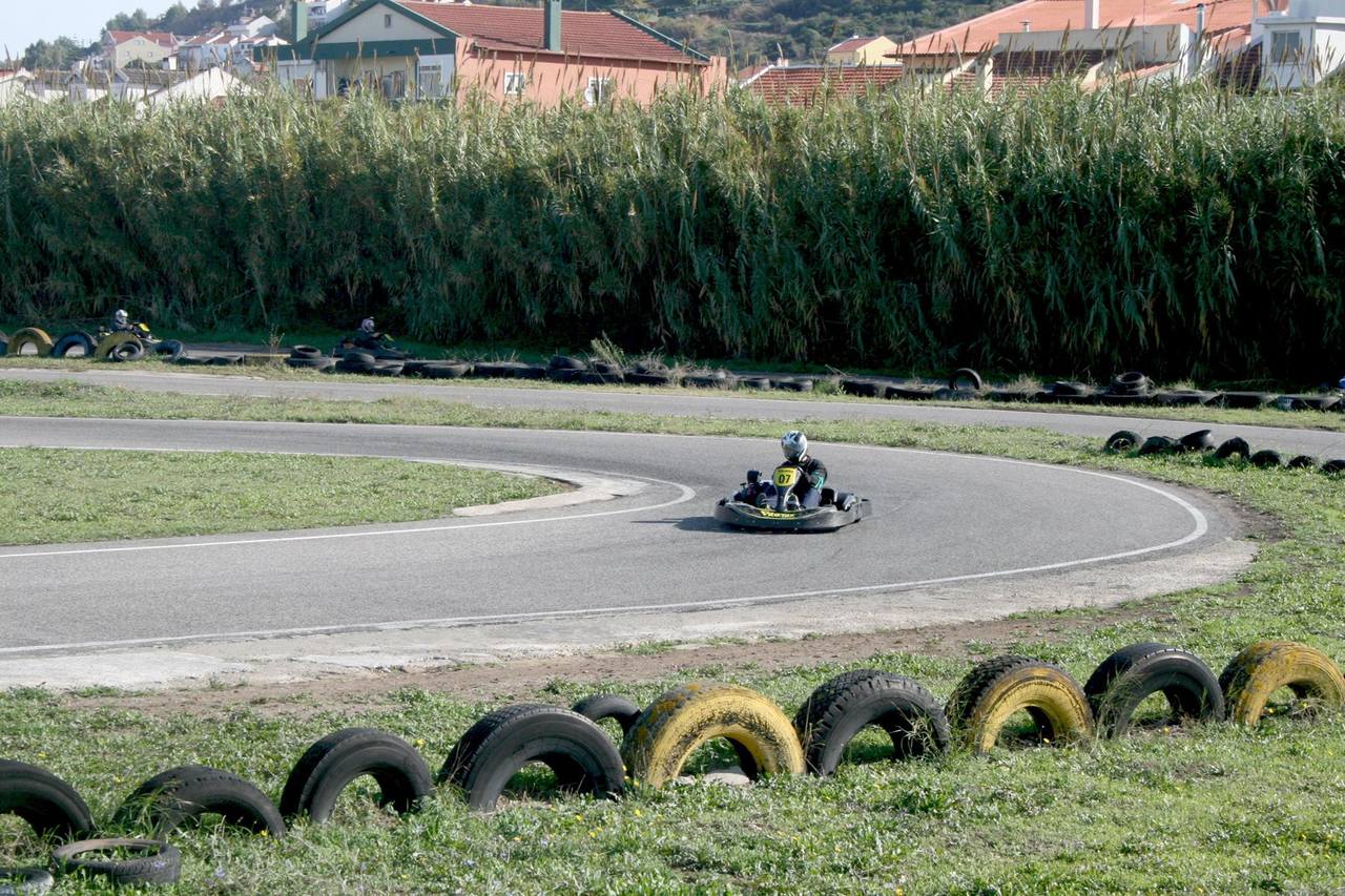 O único kartódromo da região de Lisboa tem mais de 30 anos — e está aí para  as curvas – NiT