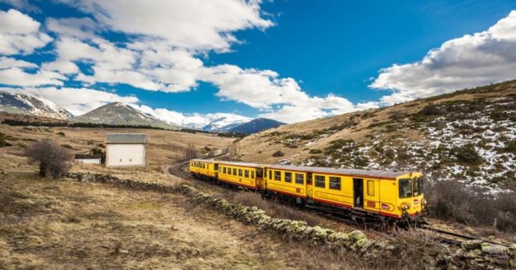 Canário: o comboio amarelo que tem as melhores vistas panorâmicas dos Pirinéus