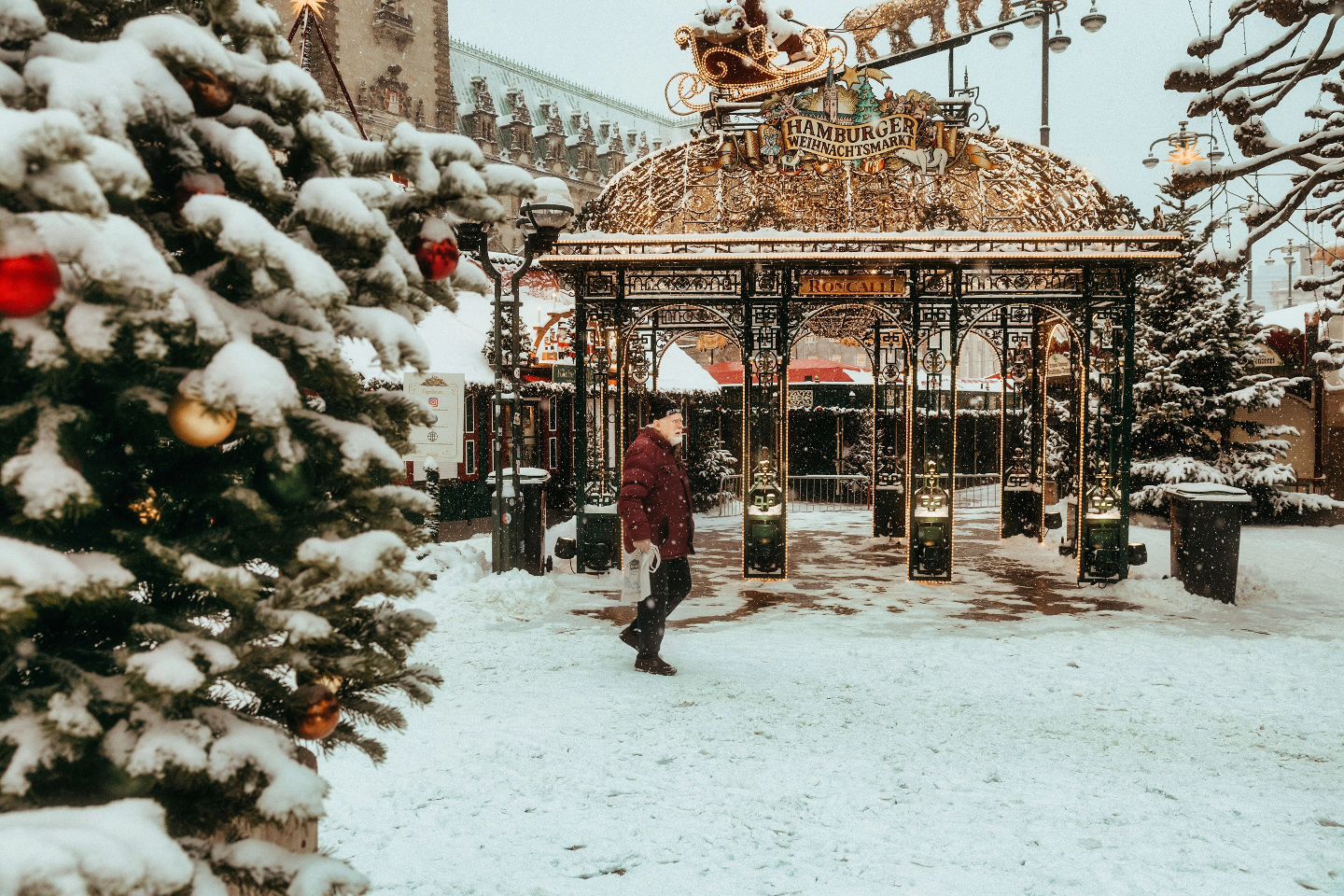 Vaga de frio na Europa: cidades cobertas de neve - SIC Notícias